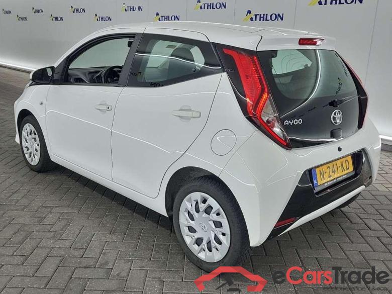 TOYOTA Aygo 1.0 VVT-i x-play 5D 53kW #4