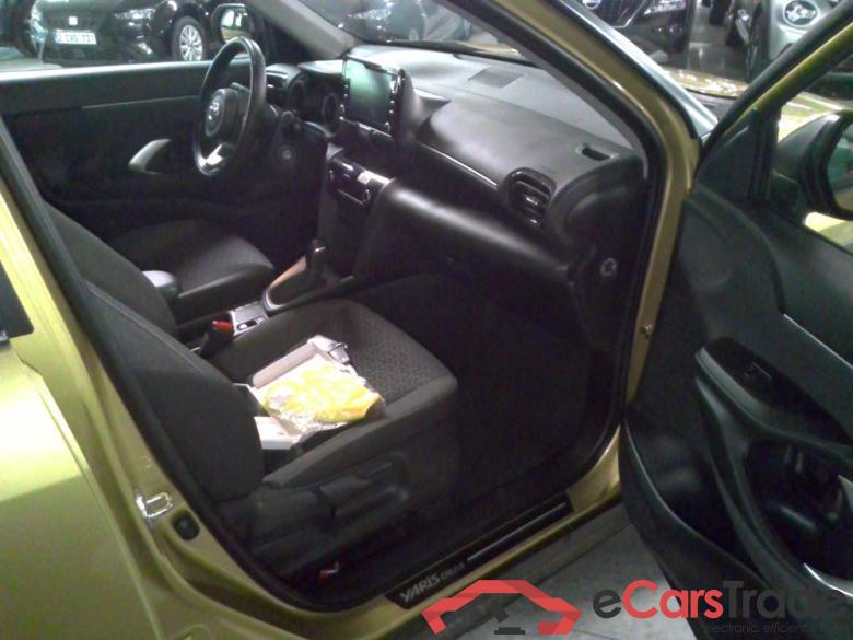 Yaris Cross 1,5 HEV 2WD Dynamic #5
