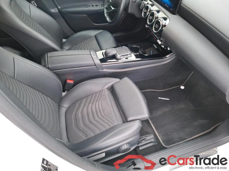 Mercedes A 250 e Business Line 8G-DCT MERCEDES-BENZ Classe A Compact / 2018 / 5P / Berline A 250 e Business Line 8G-DCT #6