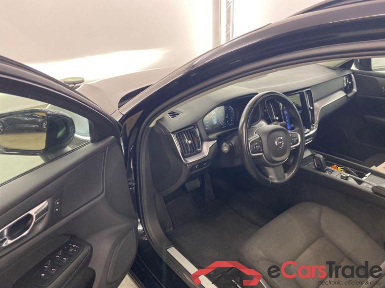 VOLVO V60 2.0 B3 Momentum Advantage #5
