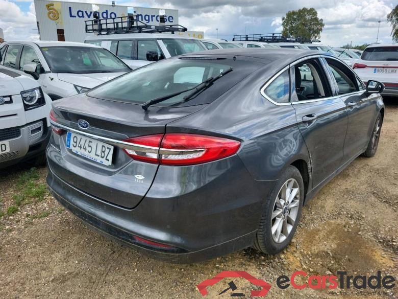 Ford 2.0 TDCi 110kW (150CV) Titanium 235 FORD Mondeo / 2014 / 5P / berlina con portón 2.0 TDCi 110kW (150CV) Titanium 235 #2