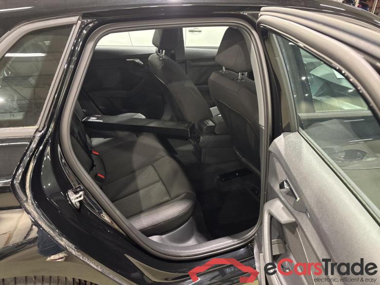 AUDI A3 SPORTBACK 1.4 40 TFSI E S TRONIC SPORTB ATTRACTION #6