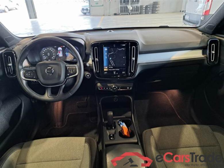 Volvo 228 VOLVO XC40 / 2017 / 5P / SUV T5 PLUG-IN HYBRID AUTO RECH INSCRIP EXPR #3