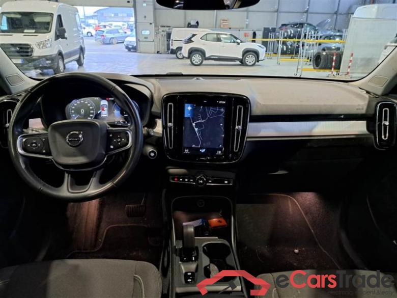 Volvo 235 VOLVO XC40 / 2017 / 5P / SUV T4 PLUG-IN HYBRID AUTO RECH INSCRIP EXPR #3