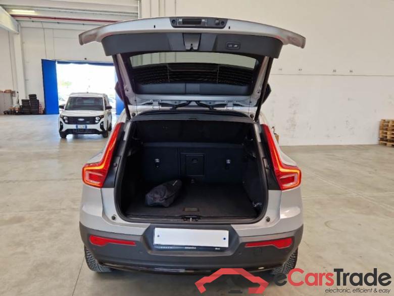 Volvo 6 VOLVO XC40 / 2021 / 5P / SUV T4 RECHARGE PLUG-IN AUTO PLUS DARK #5