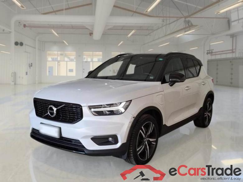 Volvo 223 VOLVO XC40 / 2017 / 5P / SUV T5 PLUG-IN HYBRID AUTO RECHARGE R-DESIGN #1