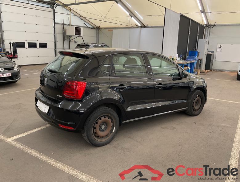 VOLKSWAGEN Polo Polo Comfortline 1.0  BlueMotion Technology 55 kW (75 ch) 5 vitesses manuel #2