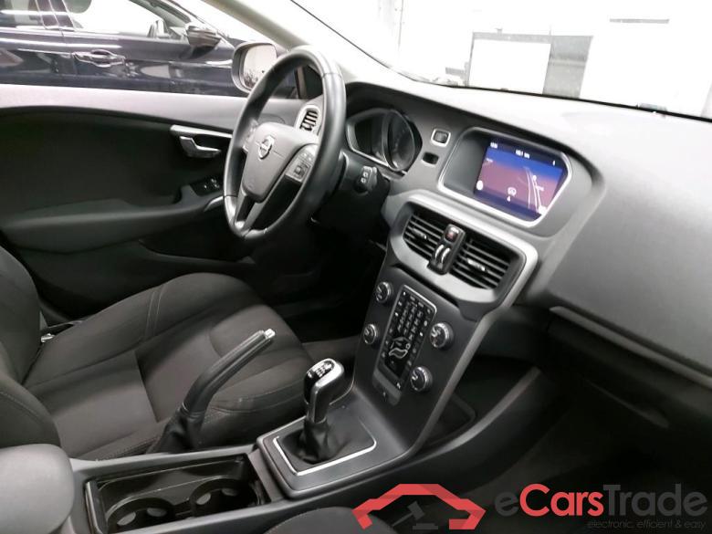 VOLVO - VOL V40 D2 120PK Kinetic Eco Pack Professional #3