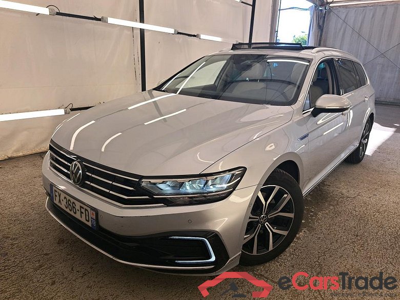 Volkswagen 1.4 TSI DSG HYBRIDE RECHARGEABLE SW GTE Passat Break GTE 1.4 TSI 220CV BVA6 E6d #1