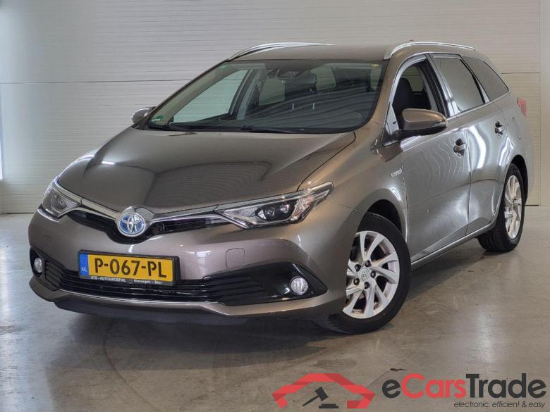 TOYOTA Auris Touring Sports 1.8 Hybrid Active #1