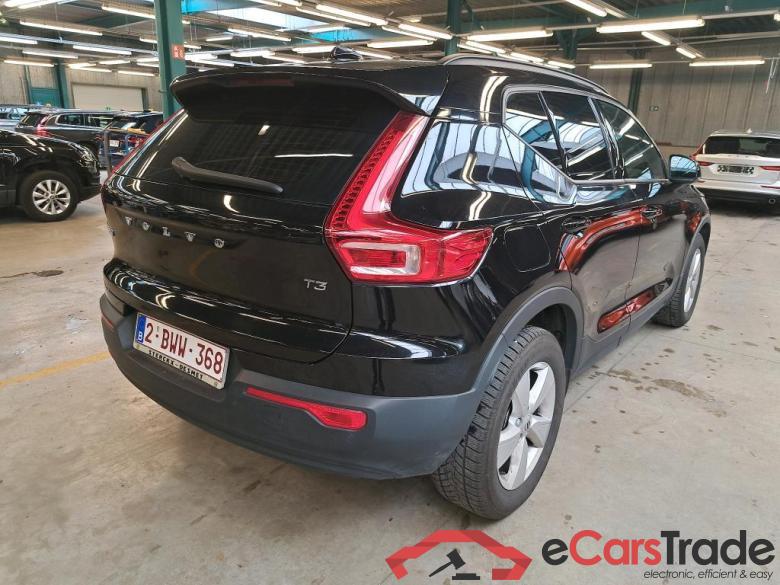 VOLVO XC40 1.5 T2 MOMENTUM CORE #2