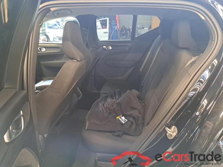 VOLVO XC40 1.5 T2 MOMENTUM CORE #3