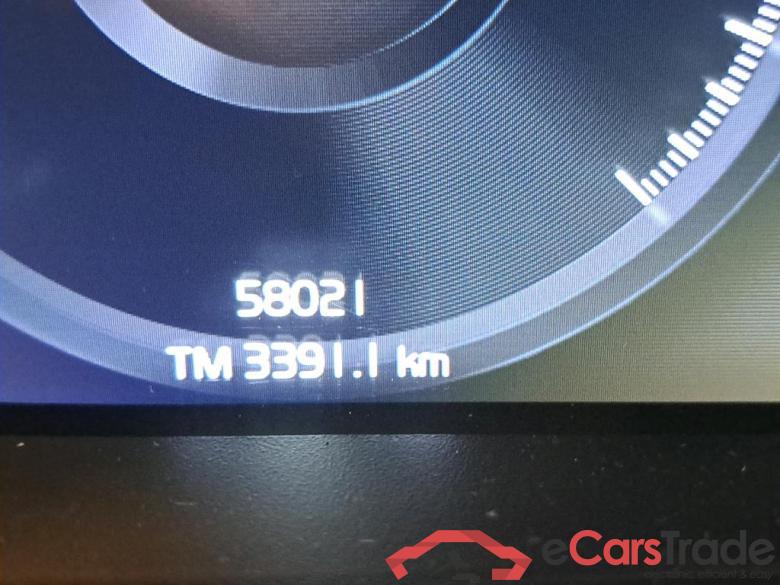 VOLVO XC40 1.5 T2 MOMENTUM CORE #6
