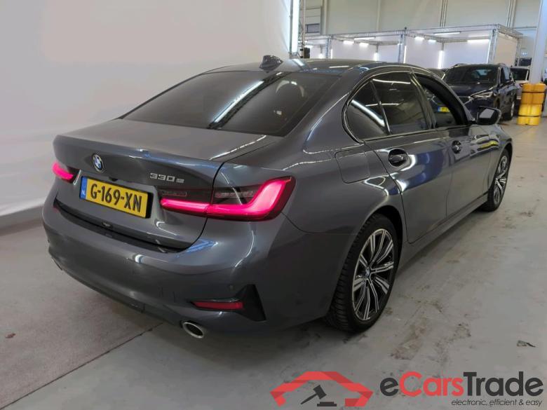 BMW 3 Serie Sedan '18 BMW 3 Serie Sedan 330e 4d #2