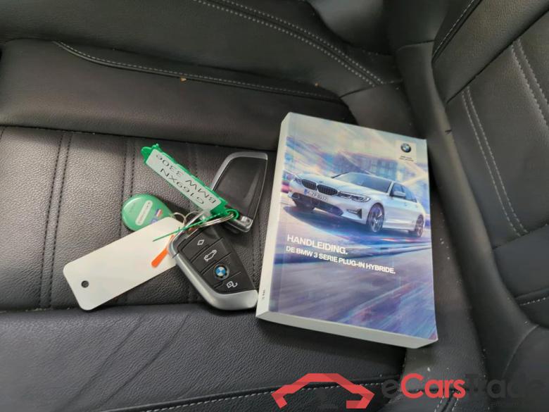 BMW 3 Serie Sedan '18 BMW 3 Serie Sedan 330e 4d #4