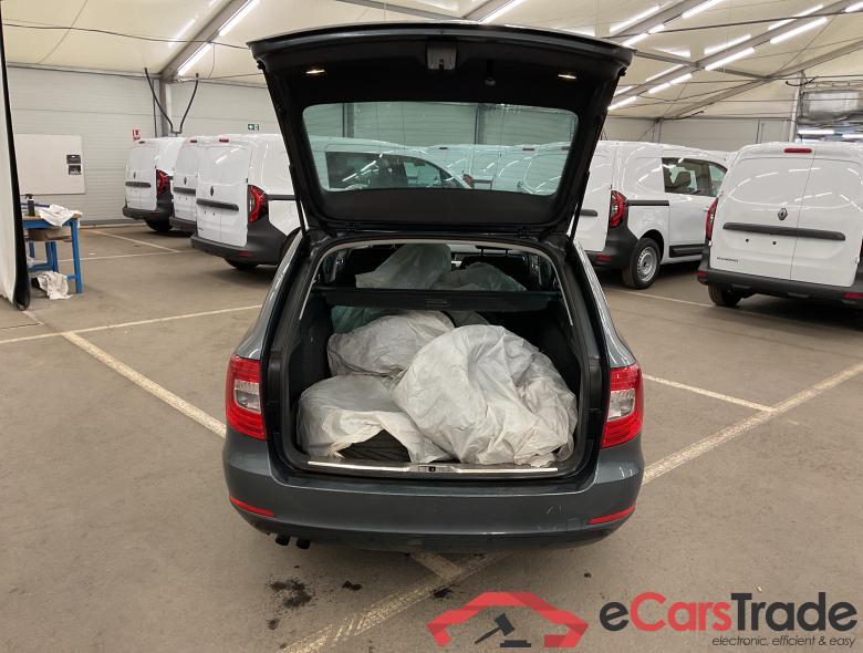 SKODA Superb Combi Superb Wagon Ambition 1,6 TDI 77 kW 6-speed mech. #4