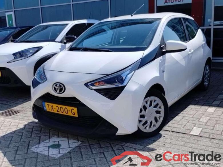TOYOTA Aygo 1.0 VVT-i x-play #1