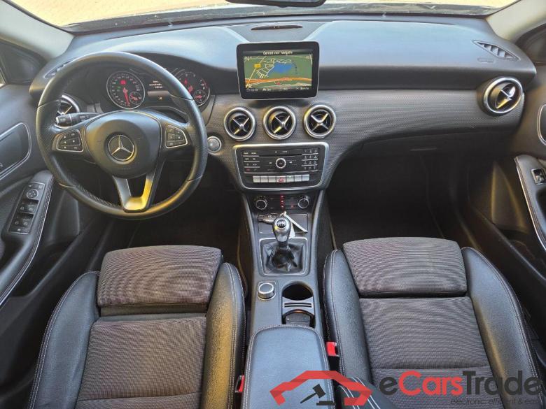 Mercedes A 180i Sport Edition LED-Xenon Navi 1/2 Sport-Leather KeylessGo Camera Klima PDC ... #6