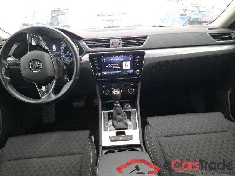Skoda 15 TSI ACT 150 DSG7 Business SKODA Superb Combi  2019  5P  Break 15 TSI ACT 150 DSG7 Business #5
