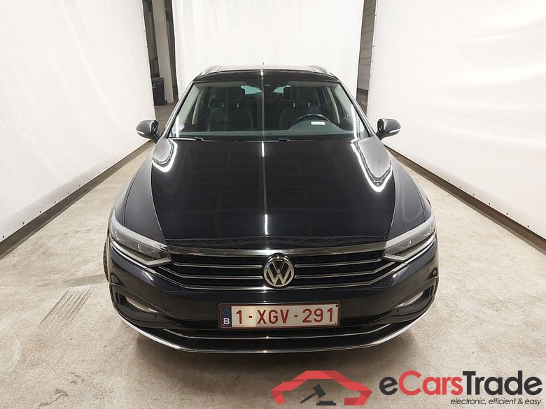 Volkswagen Passat Variant 1.5 TSI OPF DSG7 Elegance Business 5d #1