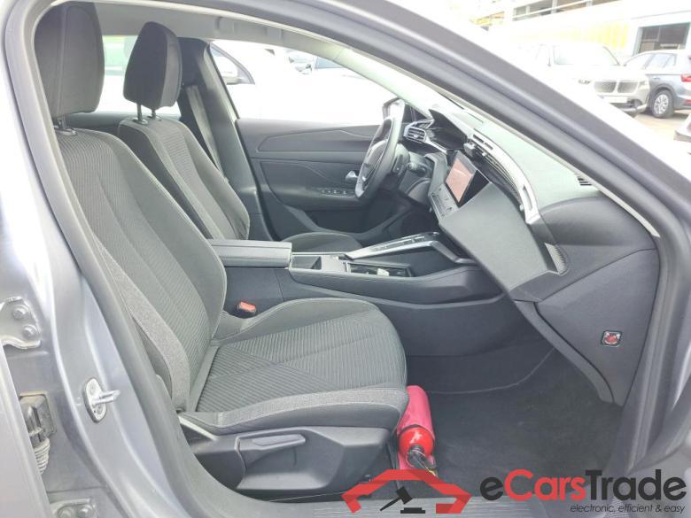 PEUGEOT - PEU 308 SW BlueHDi 130PK EAT8 Active Pack With Connect Navigation & Heated Seats & Towing Hook #3