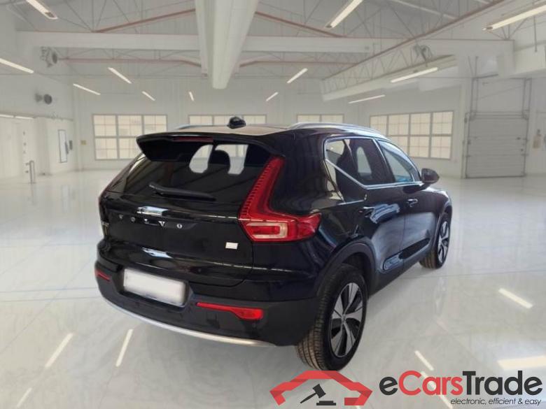 Volvo 11 VOLVO XC40 / 2021 / 5P / SUV T4 RECHARGE PLUG-IN AUTO CORE #2