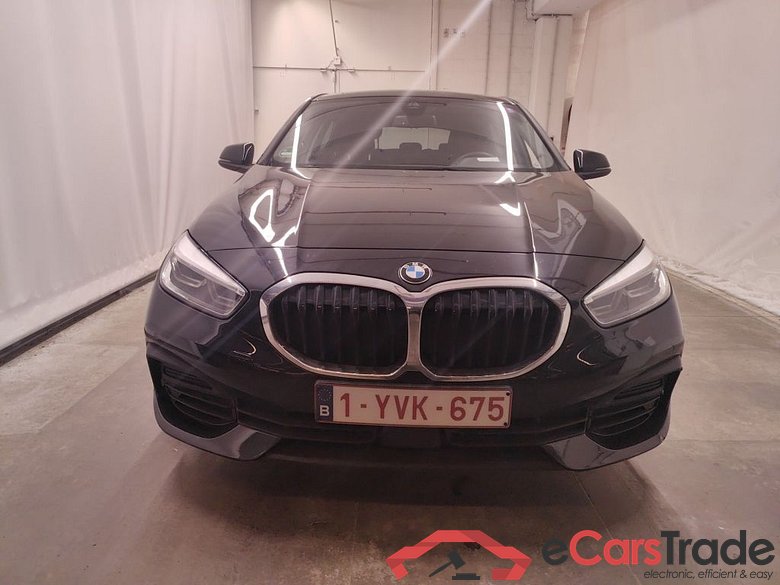 BMW 1 Reeks Hatch 118iA (100 kW) 5d - NO COC