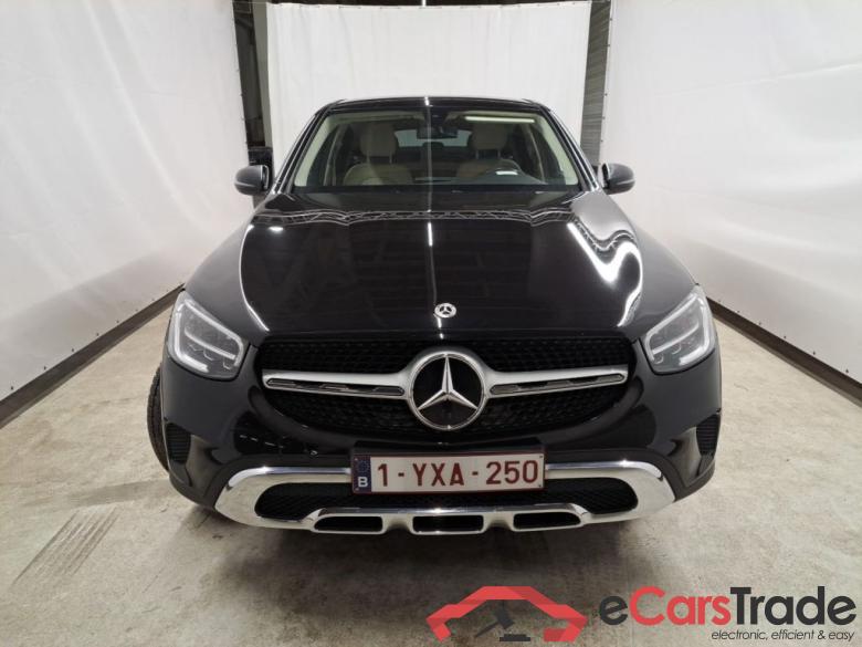 Mercedes-Benz GLC Coupé GLC 300 e 4MATIC 5d #2