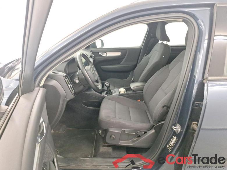 VOLVO XC40 1.5 T2 Momentum Pro #5