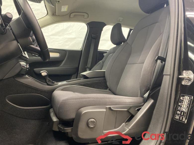 VOLVO XC40 2.0 D3 MOMENTUM PRO Winter Park Assist Versatility #5