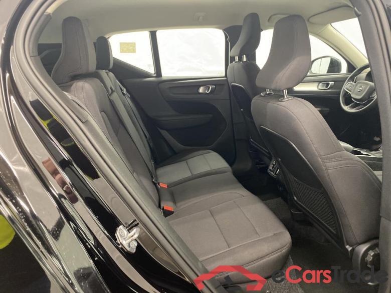 VOLVO XC40 2.0 D3 MOMENTUM PRO Winter Park Assist Versatility #6