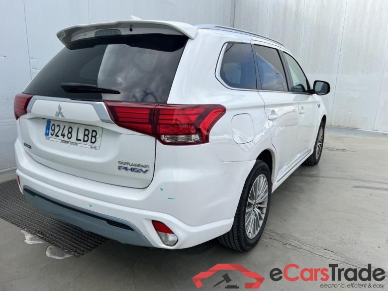 Mitsubishi 2.4 PHEV Motion Auto 4WD MY19.5 MITSUBISHI Outlander / 2015 / 5P / todoterreno 2.4 PHEV Motion Auto 4WD MY19.5 #2