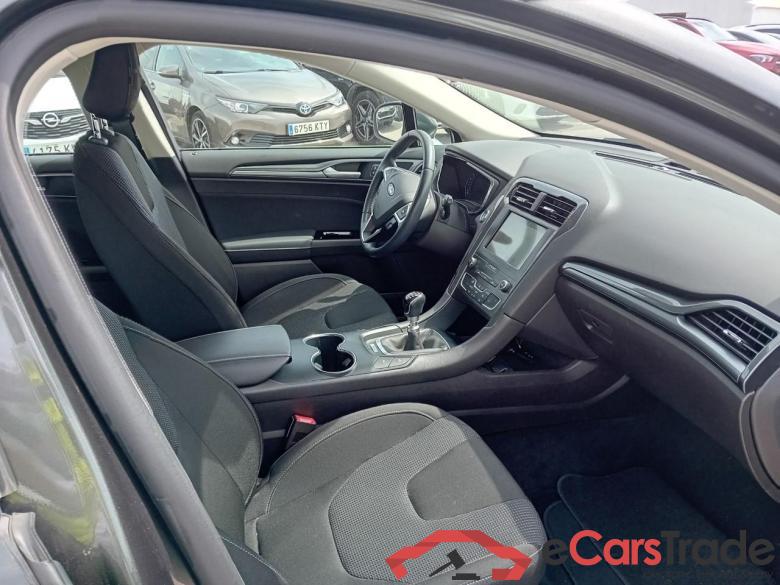Ford 2.0 TDCi 110kW (150CV) Titanium 235 FORD Mondeo / 2014 / 5P / berlina con portón 2.0 TDCi 110kW (150CV) Titanium 235 #6