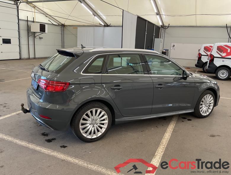 AUDI A3 Sportback e-tron (PHEV) Audi A3 Sportback Design e-tron 1.4 TFSI  150(204) kW(ch) S tronic #2