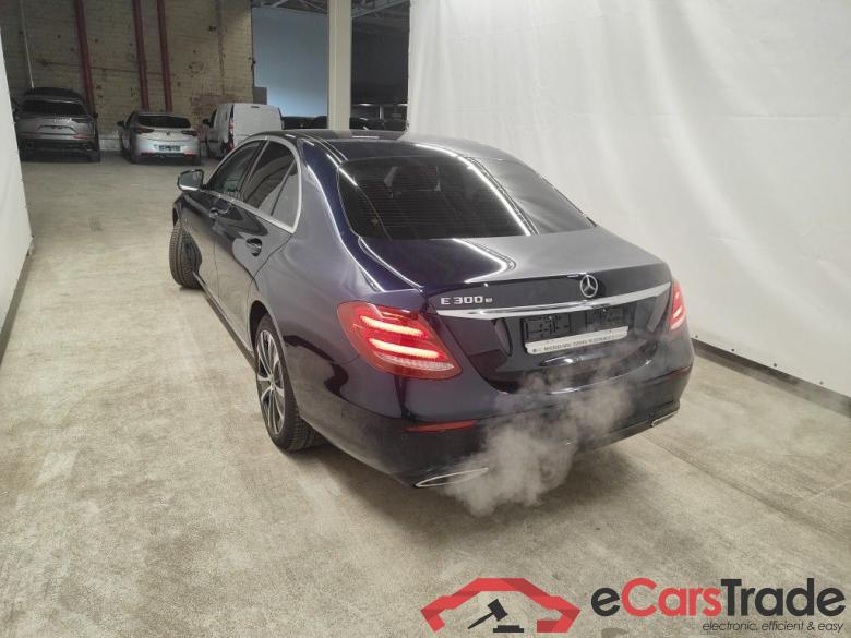 Mercedes-Benz E-Klasse Berline E 300 e Business Solution 4d #4