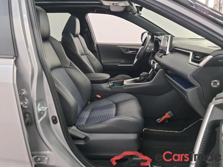 Toyota RAV4 '18 Toyota RAV4 2.5 Hybrid AWD Bi-Tone Automaat 5d #3