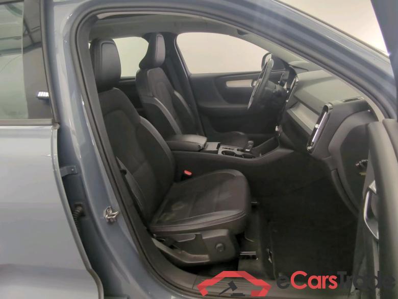 Volvo XC40 '17 Volvo XC40 T3 automaat Momentum Pro 5d #3