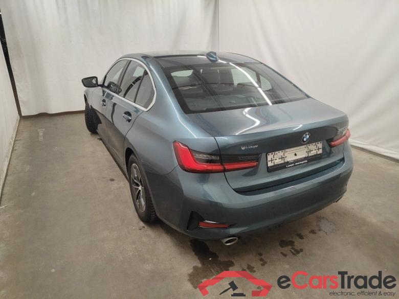 BMW 3 Reeks Berline 320i (135 kW) 4d #3