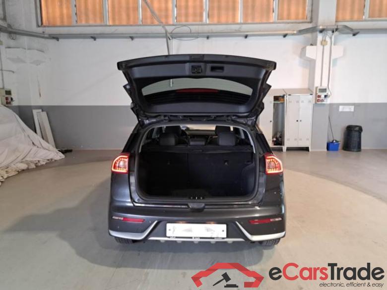 Kia 3 KIA NIRO / 2016 / 5P / BERLINA 1.6 HEV GDI STYLE DCT #5