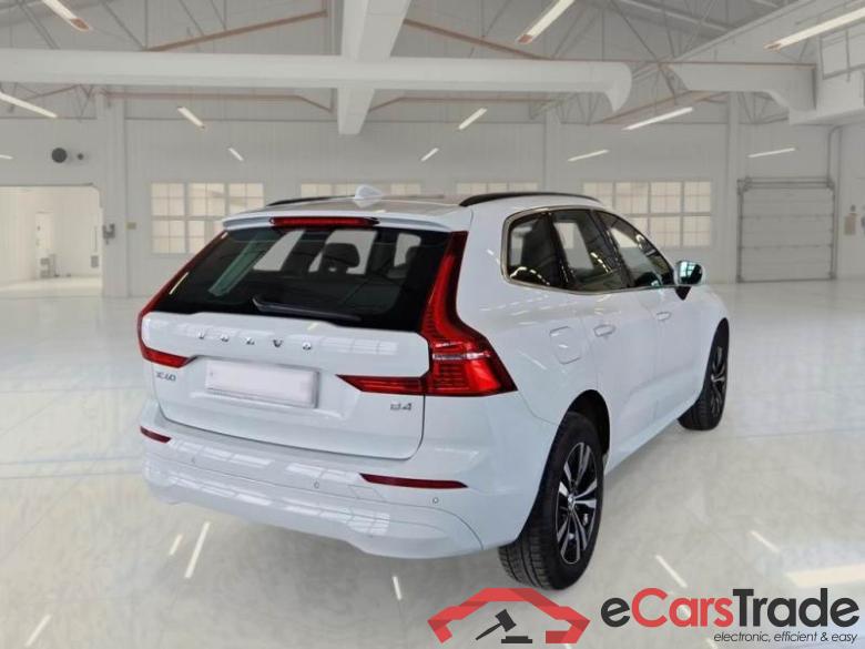 Volvo 14 VOLVO XC60 / 2021 / 5P / SUV B4 D AUTOMATICO MOMENTUM PRO #2