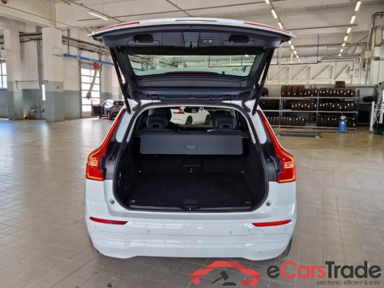 Volvo 14 VOLVO XC60 / 2021 / 5P / SUV B4 D AUTOMATICO MOMENTUM PRO #5