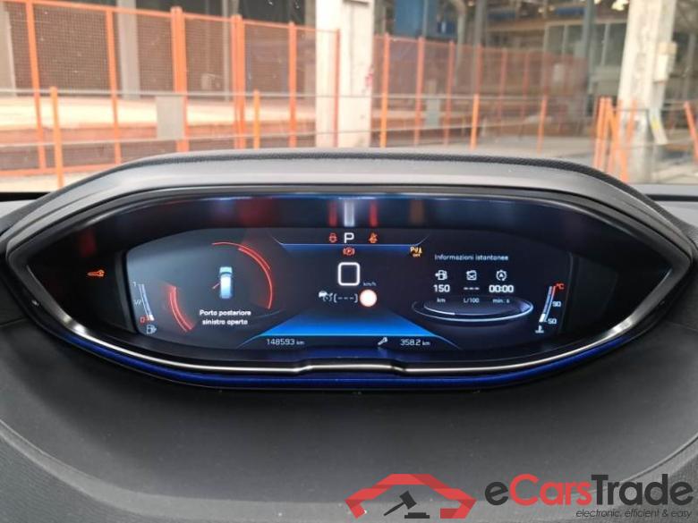 Peugeot 49 PEUGEOT 5008 / 2017 / 5P / SUV BLUEHDI 130 ALLURE EAT8 S/S AUT. #4