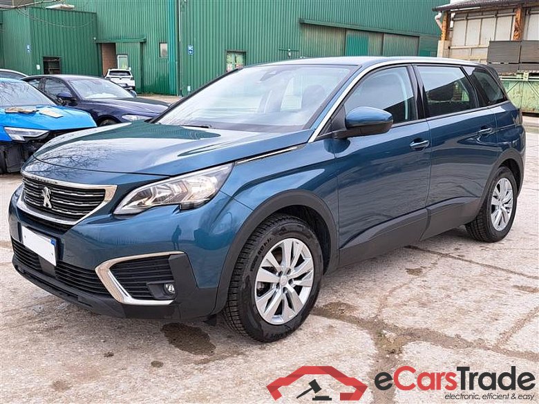 Peugeot 48 PEUGEOT 5008 / 2017 / 5P / SUV BLUEHDI 130 BUSINESS EAT8 S/S AUT.