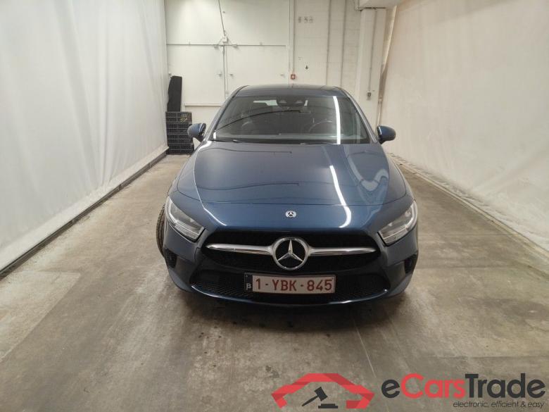Mercedes-Benz A-Klasse Limousine A 180 d DCT Business Solution 4d #2