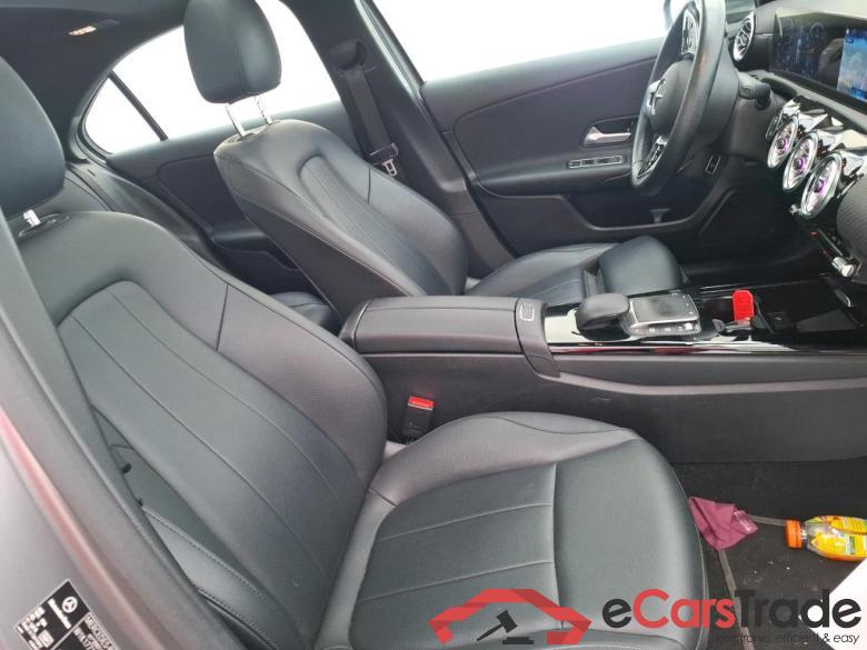 Mercedes A 200 d Business Line 8GDCT MERCEDESBENZ Classe A Berline  2018  4P  Berline A 200 d Business Line 8GDCT #6