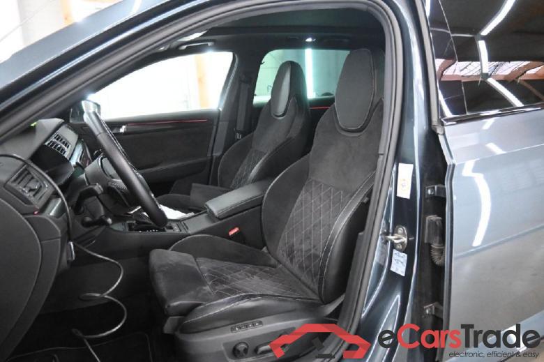 Skoda Superb Wagon ´15 Superb Combi Sportline iV 1.4 TSI Hybrid 160KW AT6 E6d #4