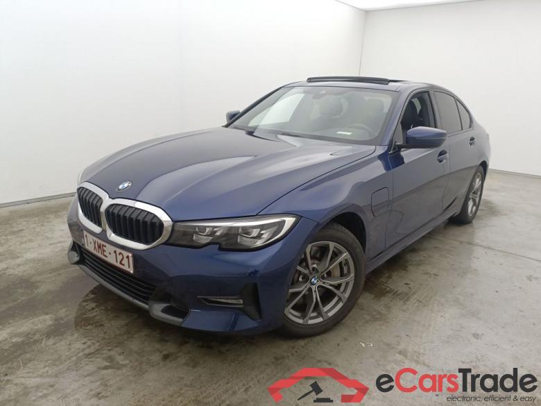BMW 3 Reeks Berline 330e (215 kW) 4d #4