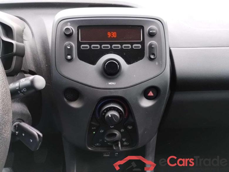 TOYOTA Aygo 1.0 VVT-i x-fun #6