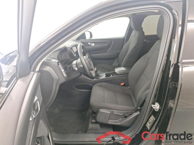 VOLVO XC40 1.5 T2 MOMENTUM CORE #5