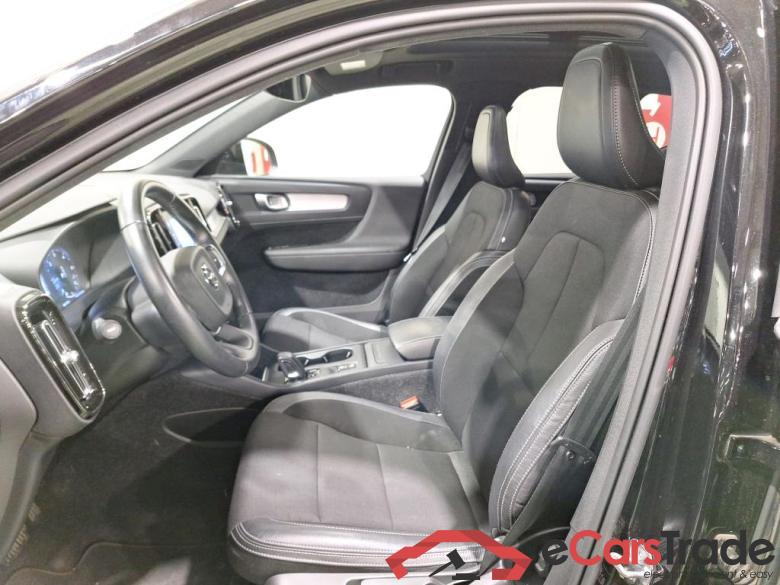 VOLVO XC40 2.0 D3 GEARTRONIC MOMENTUM PRO #5